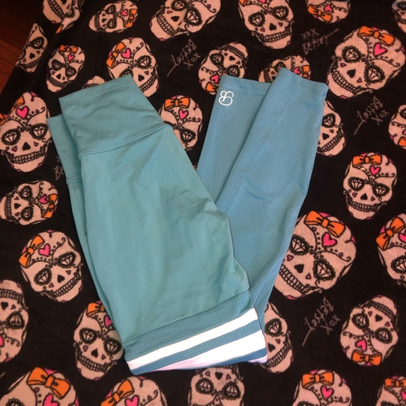 Bombshell sportswear thigh high leggings - Picture 2 of 11